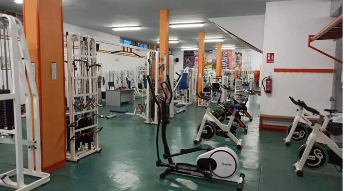 Gimnasio del complejo deportivo El Cuartillo de Cáceres