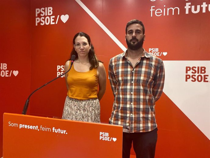 Antnia Sastre y Antoni Bordoy, en la sede del PSIB.