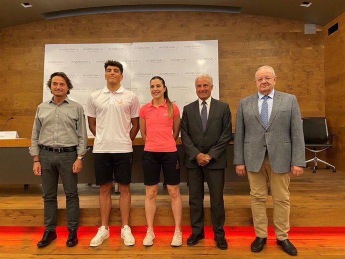 Orteu, Pelegrina, Herver, Cabanes i Martí en la presentació de la delegació andorrana per als Jocs del Mediterrani a la seu d'Andbank