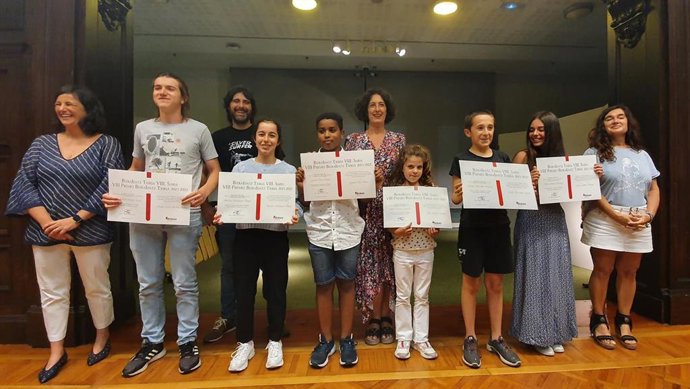 Lorea Bilbao entrega los premios literarios de la octava edición de BizkaIdatz Txikia.