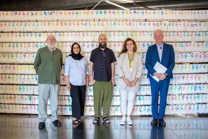 Exposición 'Una flor, una a una' por el Día Internacional de los Refugiados