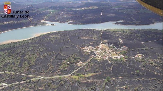 Vista aérea de la zona afectada por las llamas.