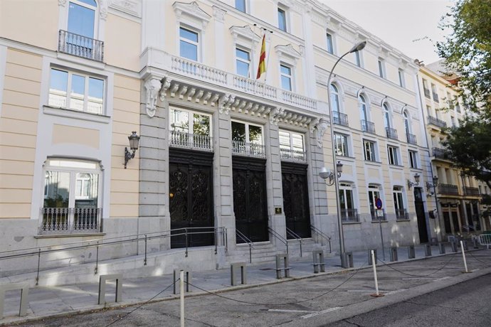 Archivo - Fachada del edificio del Consejo General del Poder Judicial (CGPJ), en Madrid (España) a 18 de octubre de 2020. El Gobierno de coalición del PSOE y Podemos ha planteado esta semana una reforma para cambiar el sistema de elección de este órgano