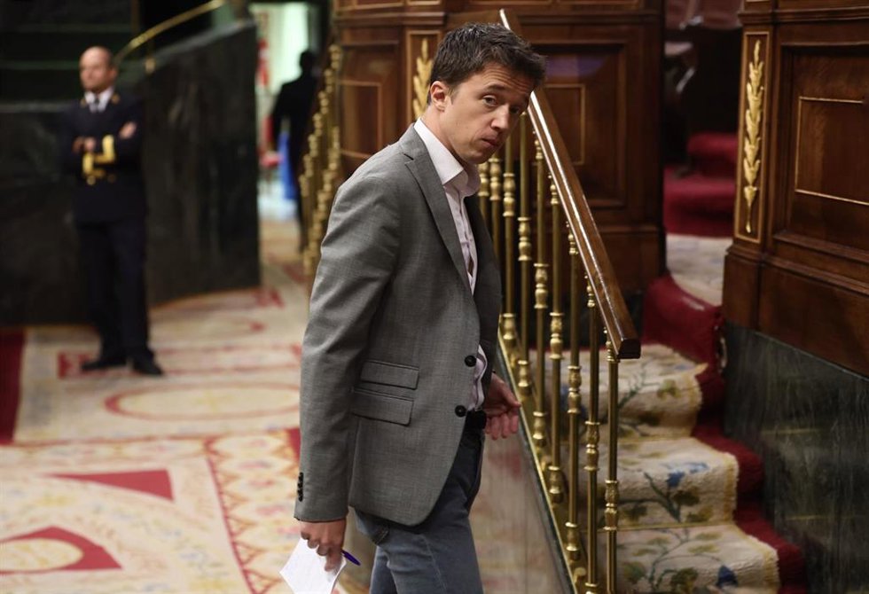 El portavoz de Más País en el Congreso, Íñigo Errejón, en una sesión plenaria, en el Congreso de los Diputados, a 8 de junio de 2022, en Madrid (España).