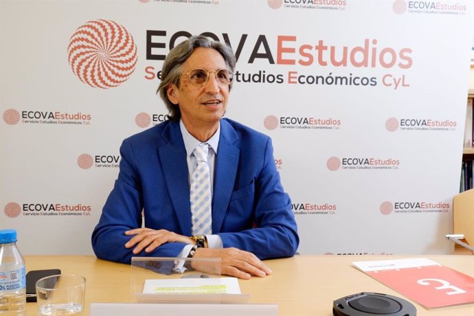 De Margarida presenta los datos del Observatorio Económico del Servicio de Estudios Económicos de ECOVA del primer trimestre de 2022