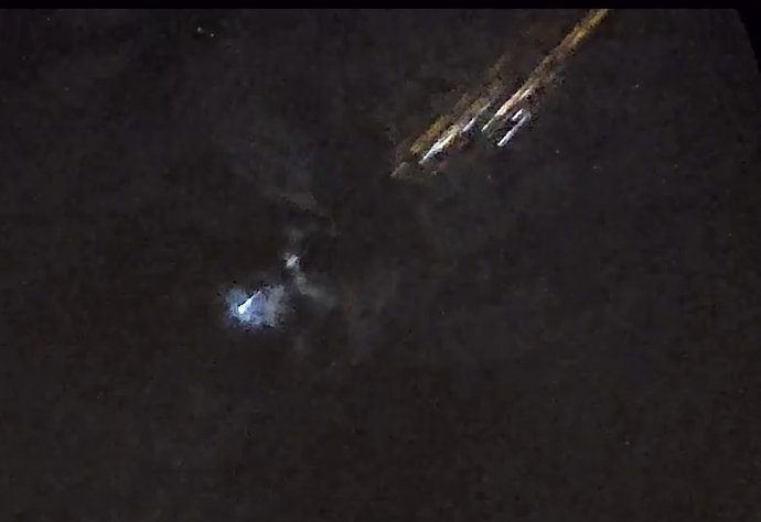 Restos del cohete chino captados por las cámaras del centro astronómico hispano en Andalucía de Calar Alto.