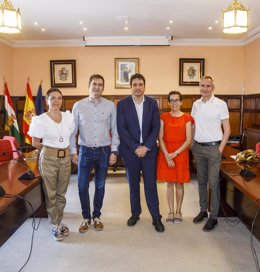 Isabel Martín,David Mena, Javier Galiana,Laura Rivado y Carlos Prieto tras la comparecencia de prensa