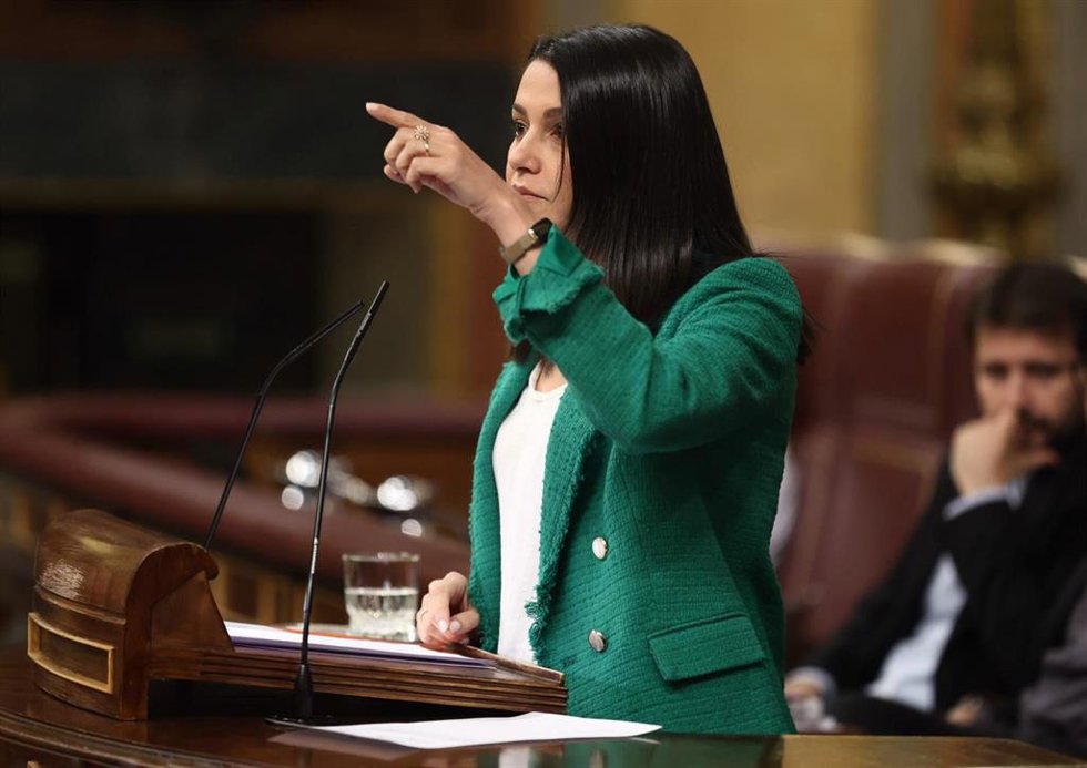 La líder de Ciudadanos, Inés Arrimadas, interviene en una sesión plenaria en el Congreso de los Diputados, a 26 de mayo de 2022, en Madrid (España).