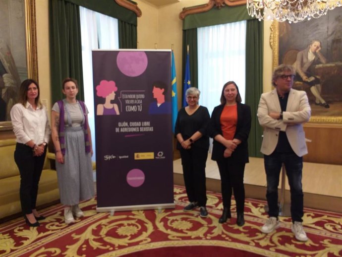 Presentación de campaña contra agresiones sexistas en el Ayuntamiento de Gijón