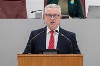 El PSOE denuncia el "cierre de consultas y consultorios de salud" por la "pésima gestión de López Miras"