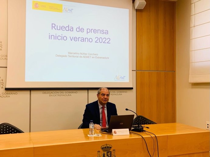 El delegado territorial de la Aemet en Extremadura, Marcelino Núñez, en rueda de prensa