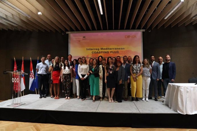 FAMP firma el memorando de entendimiento del proyecto europeo Coasting Plus para un turismo costero sostenible.