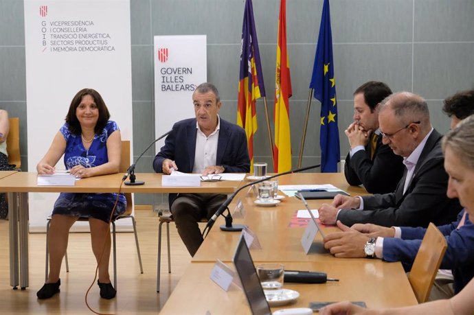 Baleares y Cantabria suman esfuerzos para explorar y potenciar los recursos costeros para la transición energética.