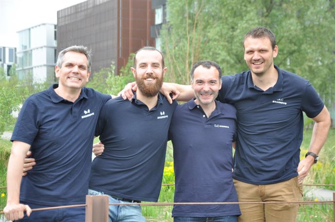 Equipo fundador de Axomove.
