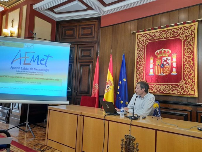 El delegado territorial de la Agencia Estatal de Meteorología en Navarra, Pedro Oria, durante la rueda de prensa