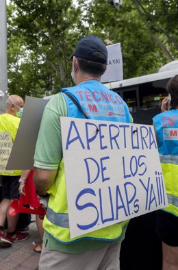 Un trabajador del Summa 112, trabajador de los Servicios de Urgencias de Atención Primaria (SUAP). Archivo.