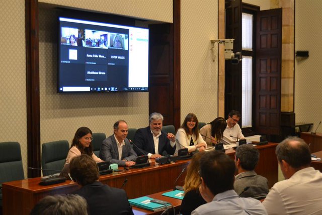 Reunió del grup parlamentari de Junts en el Parlament amb la presidenta, Laura Borràs, el secretari general, Jordi Turull, i Mònica Sales, Josep Rius, Albert Batet i Aurora Madaula
