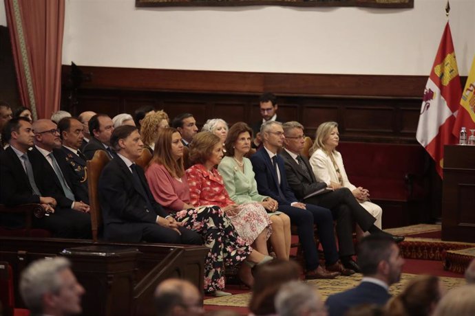 Doña Sofía preside la inauguración del 'Global Summit on Neurodegenerative Diseases Neuro 2020/22' en Salamanca.