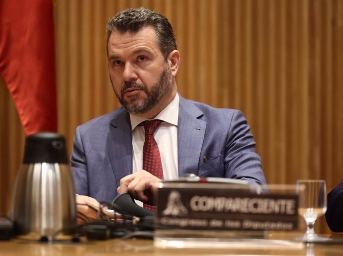 El presidente de la Comisión Nacional Del Mercado De Valores (CNMV), Rodrigo Buenaventura Canino, a su llegada a la Comisión de Asuntos Económicos y Transformación Digital, en el Congreso de los Diputados, a 21 de junio de 2022, en Madrid (España).