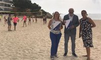 El Consell y el Ayuntamiento de Calvi firman un convenio para dinamizar los deportes de playa en el municipio