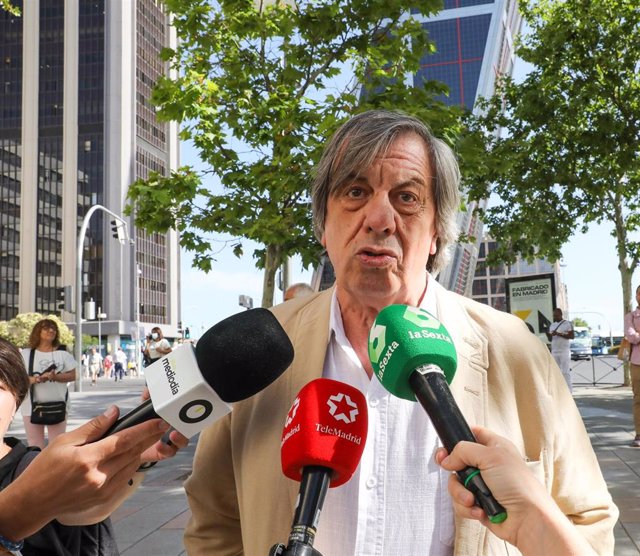 El abogado de la familia de Silvia Idalia, Francesc Jufresa, ofrece declaraciones a los medios antes de declarar en los Juzgados de Plaza Castilla, a 21 de junio de 2022, en Madrid (España).