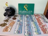 La Guardia Civil detiene a cuatro personas y desmantela dos plantaciones de marihuana en Tenerife