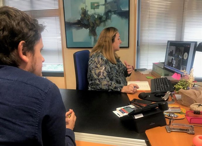 Reunión de la consejera de Educación, Lydia Espina, con el comité de direcciones de Secundaria para comunicarles que se ha establecido una ratio mínima de cuatro estudiantes para ofertar la nueva modalidad de Bachillerato general