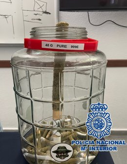 Dos detenidos tras desmantelar en Marbella un 'coffee shop' donde se distribuían porros de gran tamaño a 1.000 euros