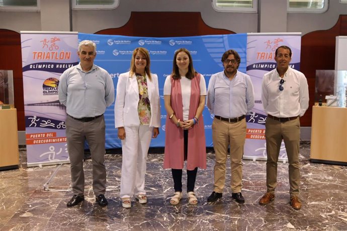 Presentación del el VI Triatlón Olímpico 'Huelva, Puerto del Descubrimiento'.