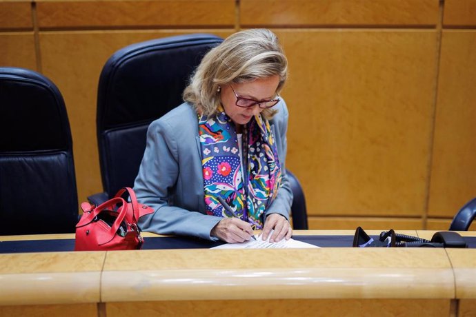 La vicepresidenta primera y ministra de Asuntos Económicos y Transformación Digital, Nadia Calviño, durante una sesión plenaria, en el Senado, a 21 de junio de 2022, en Madrid (España).