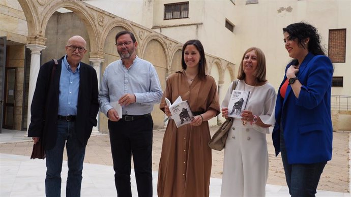 De izquierda a derecha: Miguel Casado, Juan Lamillar, Cristina Casanueva, Vicenta Núñez y Eva Díaz.