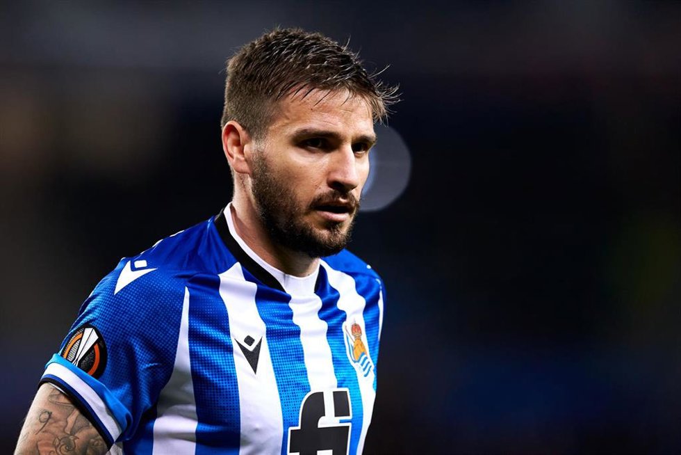Archivo - El delantero Cristian Portu, en un partido con la Real Sociedad ante el Leipzig de Europa League.