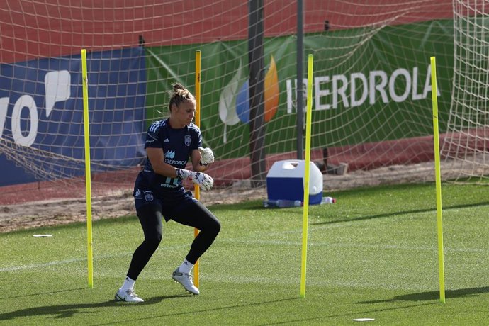 Sandra Paños durante un entrenamiento de la selección femenina de fútbol