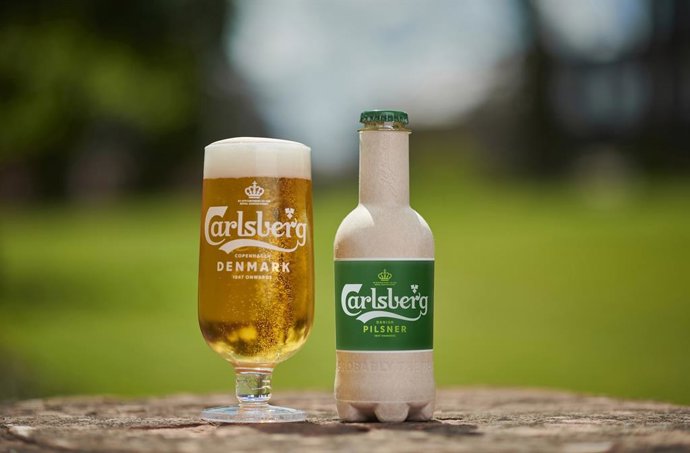 Carlsberg reveals next generation Fibre Bottle,  made from sustainably sourced wood fibre and plant-based lining