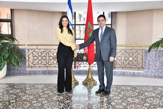 La ministra de Interior de Israel, Ayelet Shaked, y el ministro de Exteriores marroquí, Nasser Bourita.