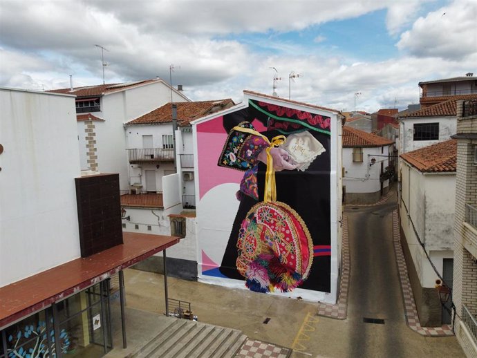 Mural realizado en Montehermoso por el artista urbano 'Sojo'