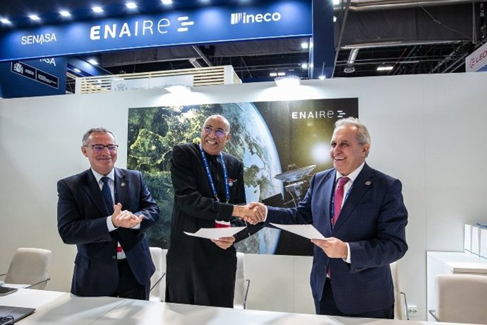 El director general de ASECNA, Mohamed Moussa y el director general de Enaire, Ángel Luis Arias