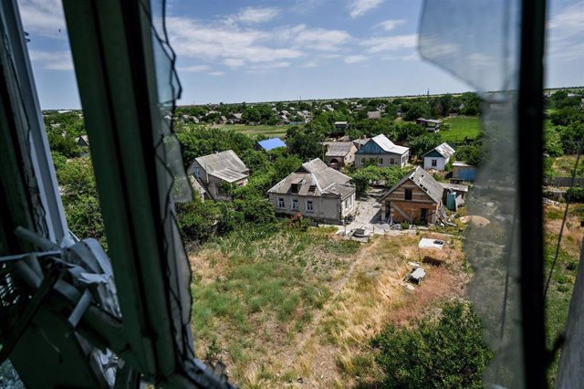 Cristales rotos en una vivienda de la región de Zaporiyia, en Ucrania