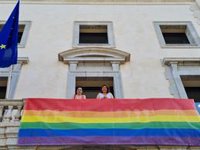 El Govern despliega la bandera Lgtbi en todas las consellerias para expresar su apoyo al Orgullo 2022