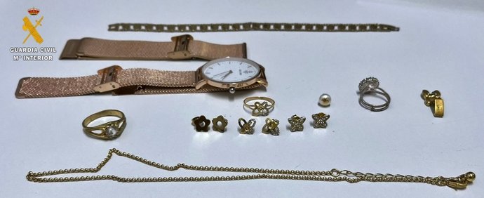 Algunas de las joyas recuperadas en Ruecas