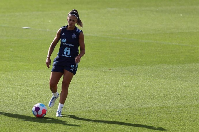 Marta Cardona, durante un entrenamiento con la selección española