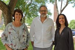 Los investigadores Elisabet Rodríguez-Bies, Guillermo López Lluch e Isabel Rizo.