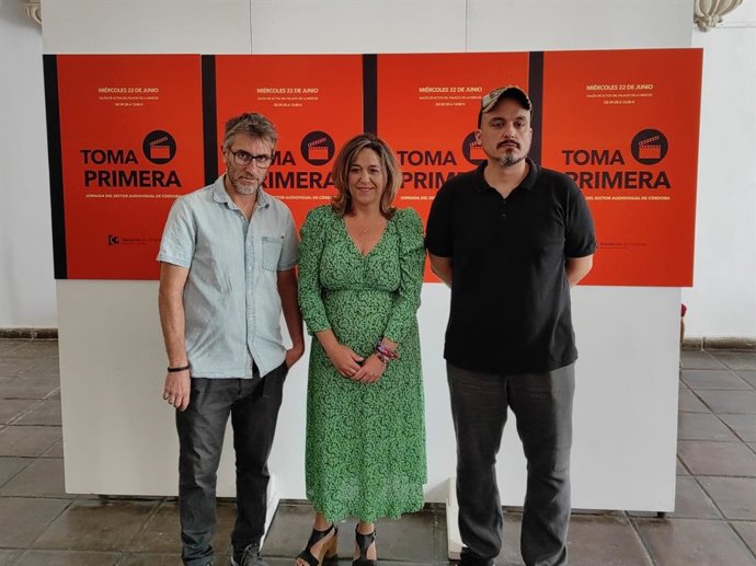 La delegada de Cultura de la Diputación de Córdoba, Salud Navajas, en la inauguración de 'Toma Primera'.