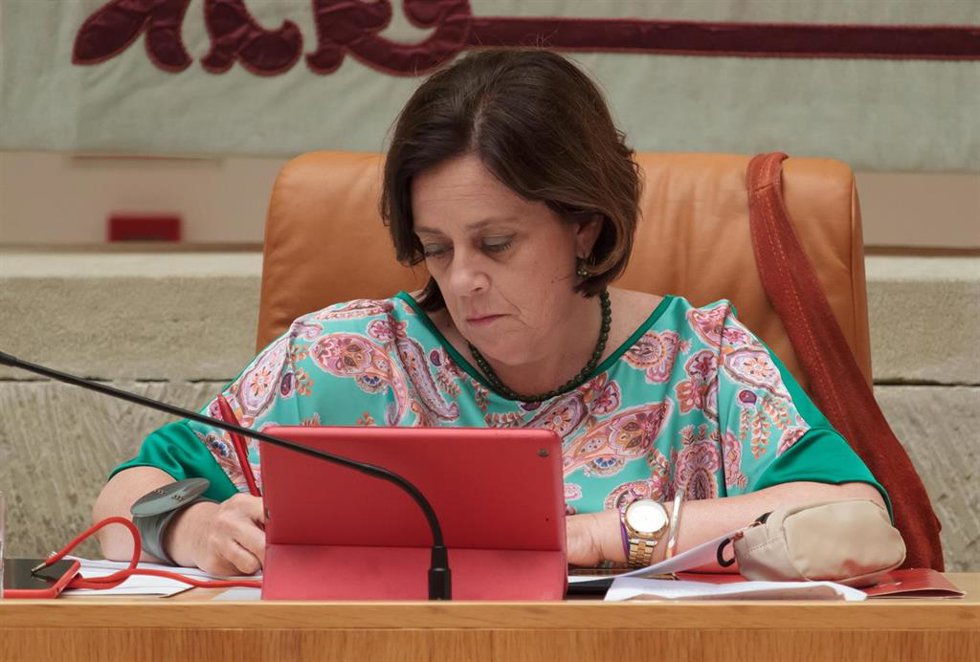 La portavoz de Izquierda Unida (IU), Henar Moreno, durante la primera sesión del Debate sobre el Estado de la Región, en el Parlamento de La Rioja, a 22 de junio de 2022, en Logroño, La Rioja (España). 