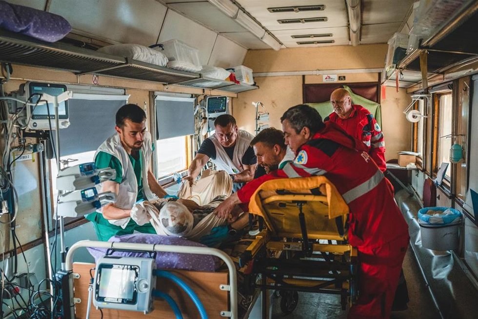 Archivo - Tren medicalizado de MSF en Ucrania