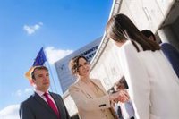 Ayuso pide a Bolaños que se reúna con sus consejeros de Presidencia y de Transportes para desatascar asuntos de Madrid