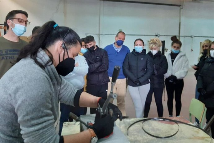 Imagen de alumnos del programa formativo 'RelanzaT' .