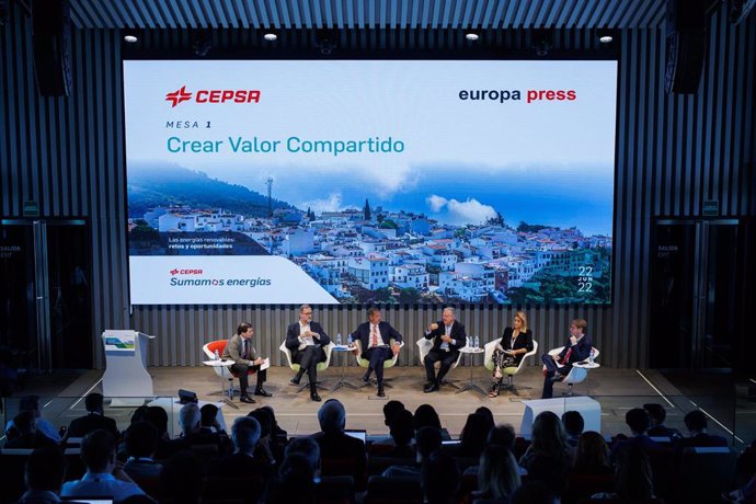 Vista general de la mesa redonda Las energías renovables: retos y oportunidades, organizada por Cepsa y Europa Press