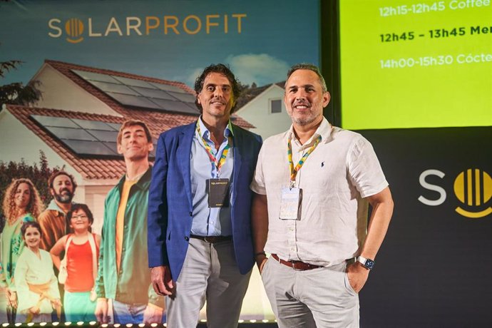 El ceo de SolarProfit Óscar Gómez y el presidente ejecutivo Roger Fernandez