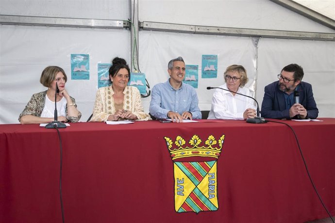 Inauguración de la Feria del Libro de Torrelavega